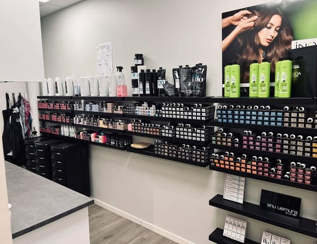 Veldrevet og supergodt beliggende frisørsalon i Aarhus - pris finder vi ud af