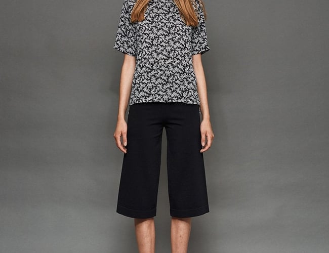 Tøj-restlager sælges