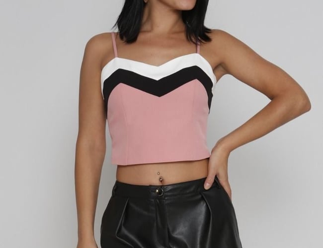 Køreklar webshop med kvindemodetøj og børneinteriør - + 15 ordrer er blevet solgt via webshoppen siden start.