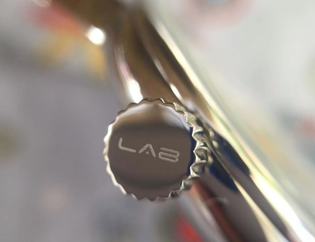 Innovativt websalg af URE - skab dit eget design med få klik med musen.