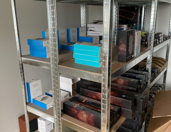 Salg af elektronik- og kabelwebshop med ca. 1800 varenummere