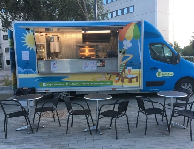 Gastro Foodtruck sælges - Står ved Sluseholmen og kører ud til festivaler